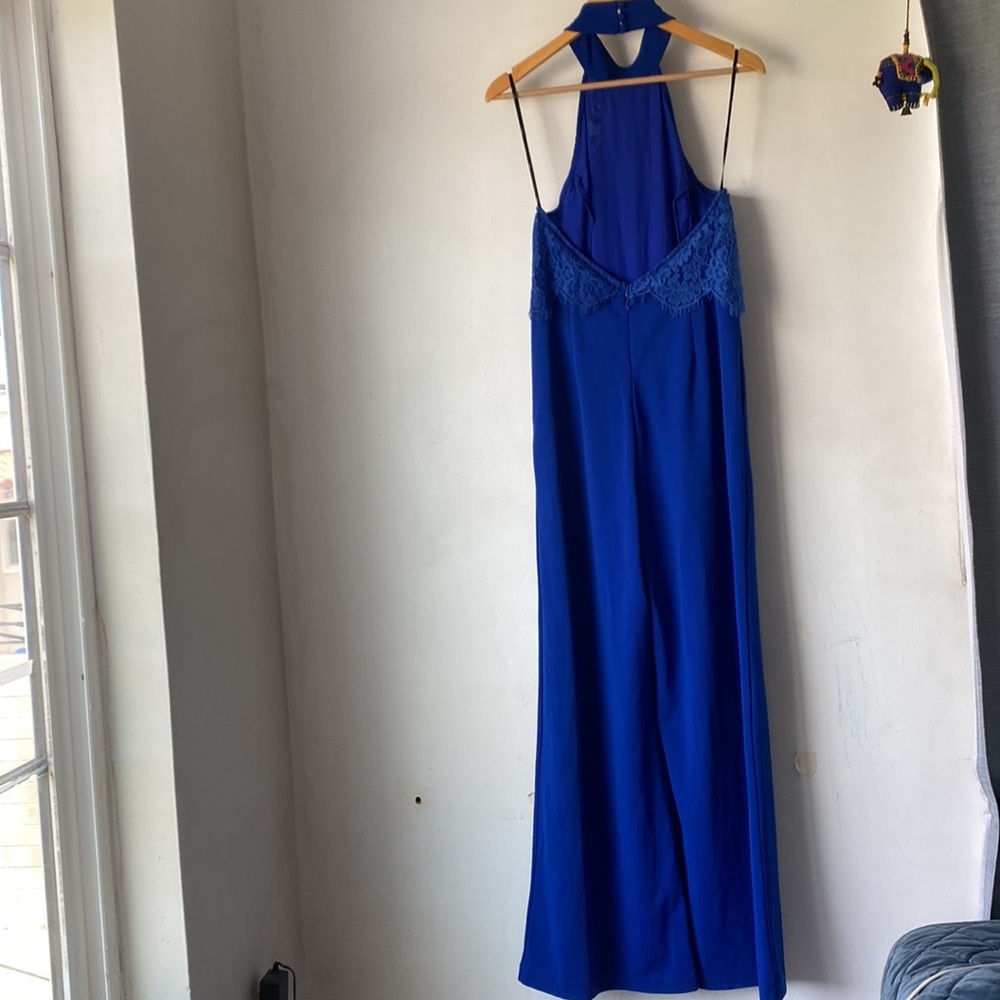 Lulu’s M Bethanie Royal Blue Lace Halter Jumpsuit As Is - Picture 4 of 15